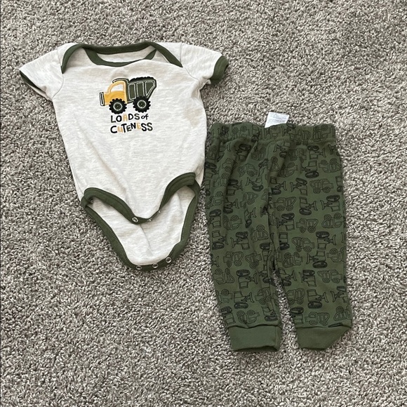 Baby BodySuit and Pants Set - Picture 1 of 2